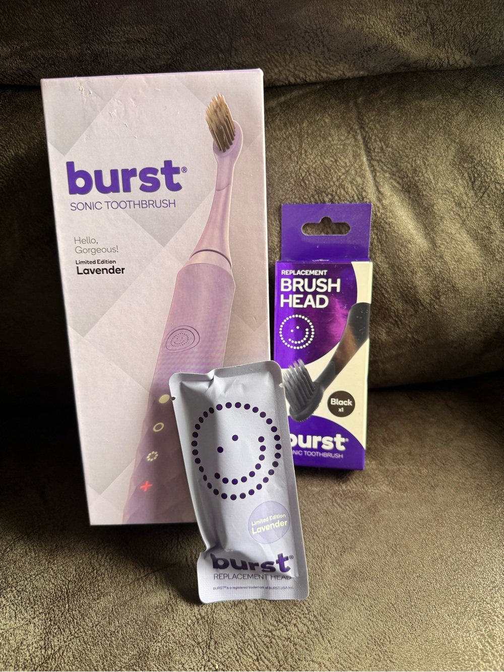 Burst toothbrush- with 2 extra replacement heads